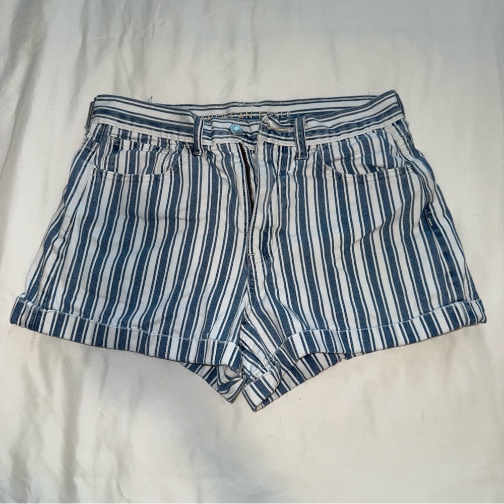 American Eagle Striped Women's Shorts